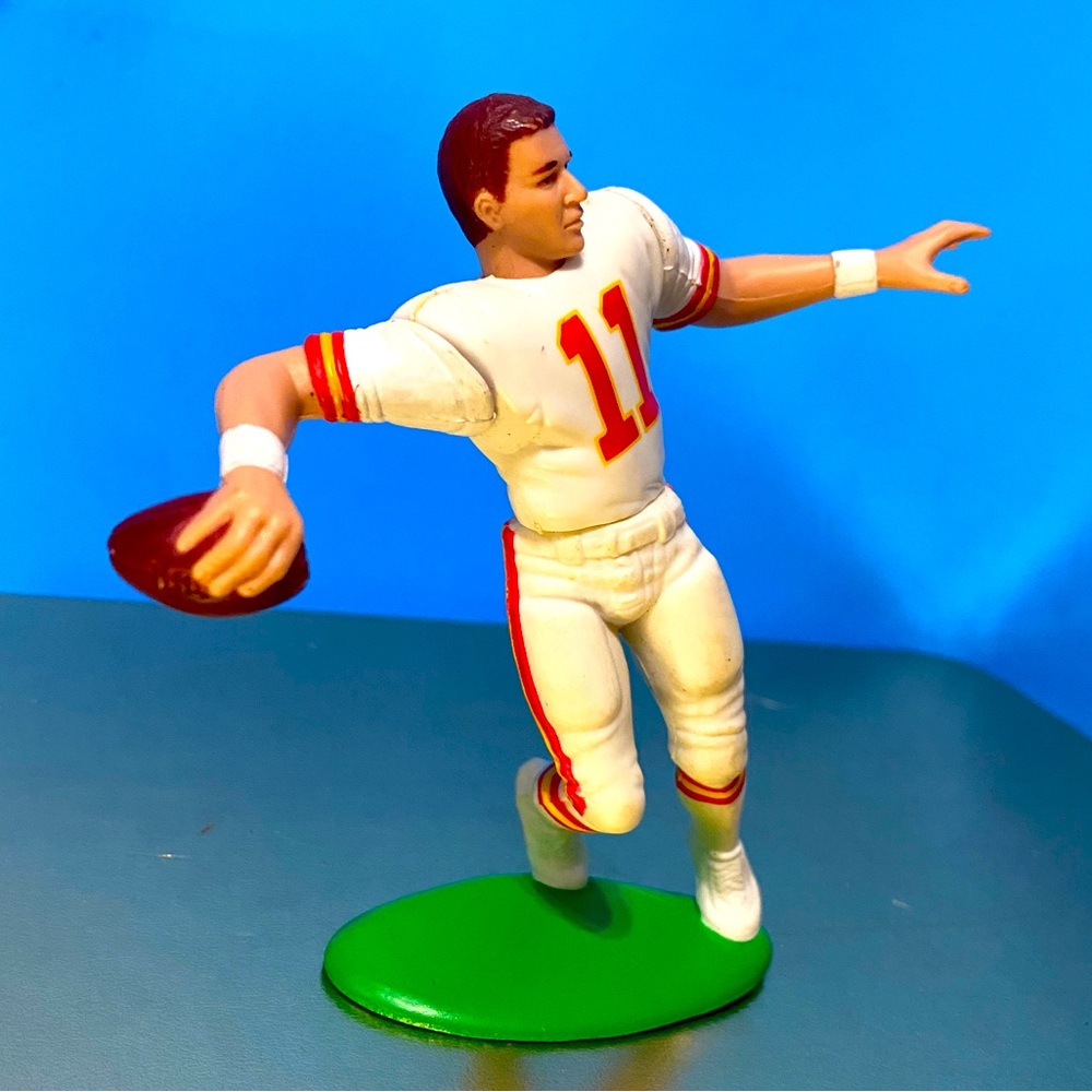 ELVIS GRBAC 1998 NFL KENNER STARTING LINE UP KC CHIEFS ACTION FIGURE RARE